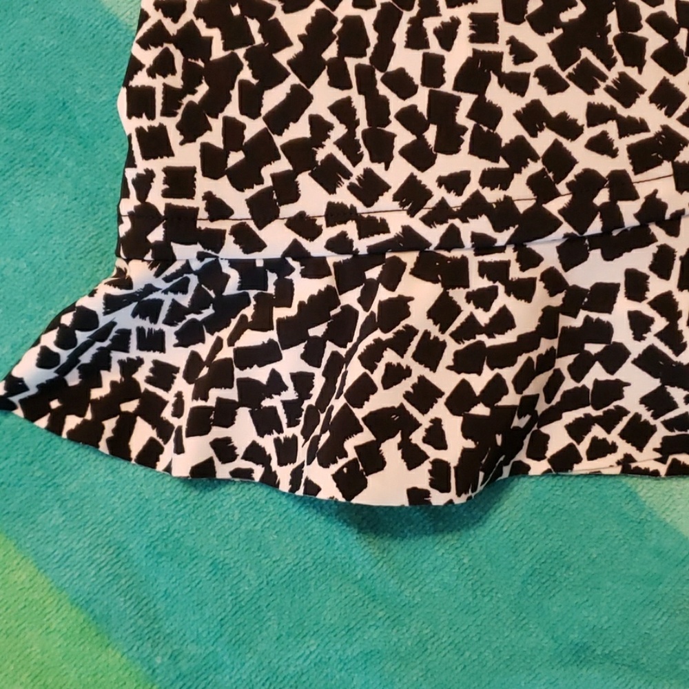 Black and White Abstract Tankini top XL - Picture 5 of 5